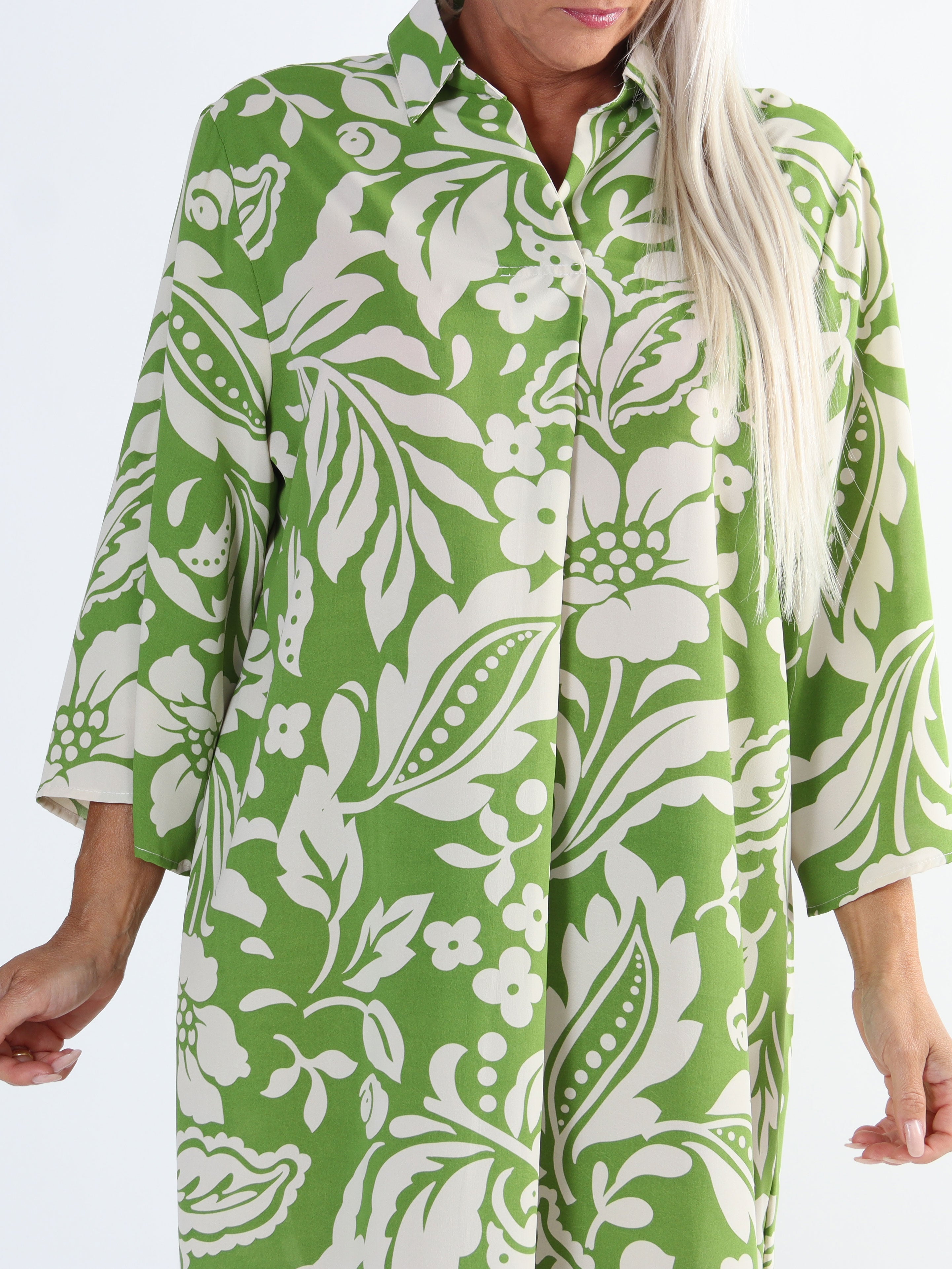 Sanne - Mångfärgad plus size mönstrad skjortklänning